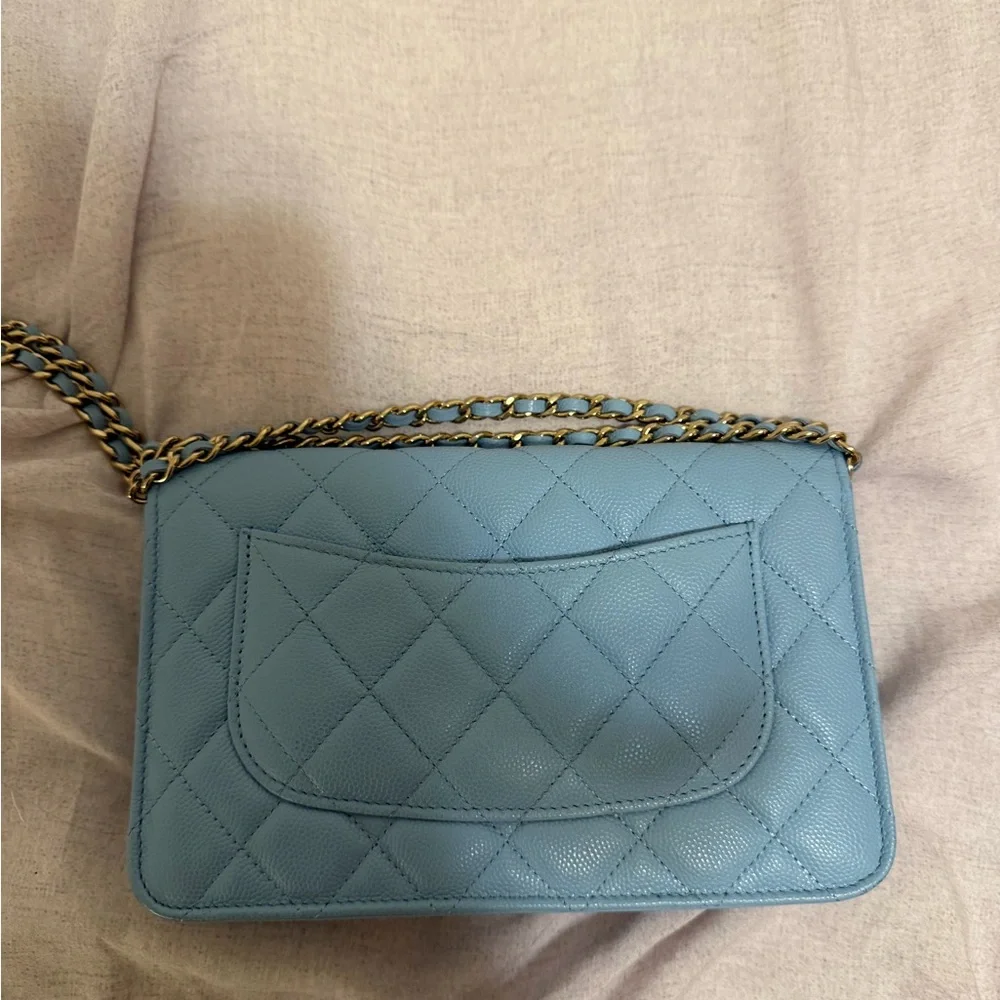 CHANEL Light Blue Quilted Shoulder Bag - Picture 4 of 6
